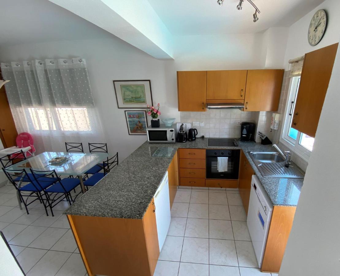 Villa Emiliana Paralímni Extérieur photo